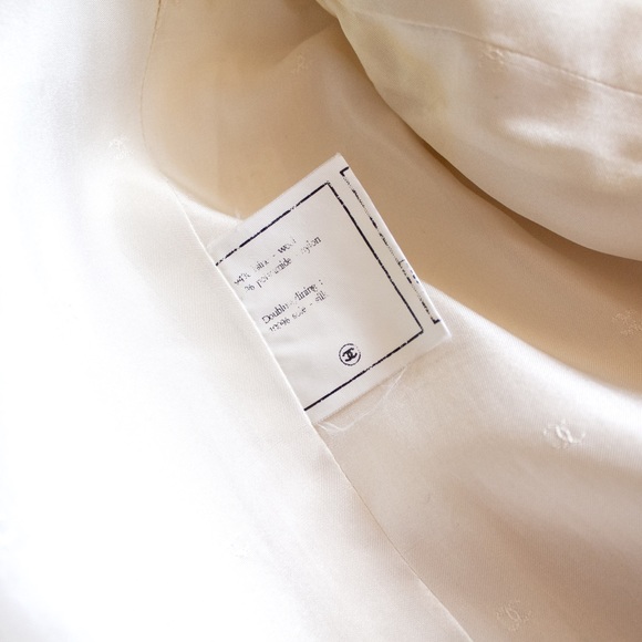 Rare Chanel Vintage Fall 1994 Ecru Black Jacket - Picture 11 of 14